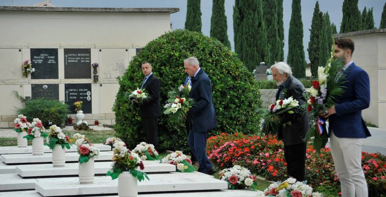 44924157_2147104071988559_3956812817000038400_o